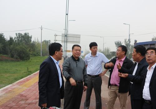 陜煤集團(tuán)總經(jīng)理助理、建設(shè)集團(tuán)聯(lián)合黨委書記、董事長寧興剛節(jié)日期間深入寶雞分公司施工現(xiàn)場視察慰問