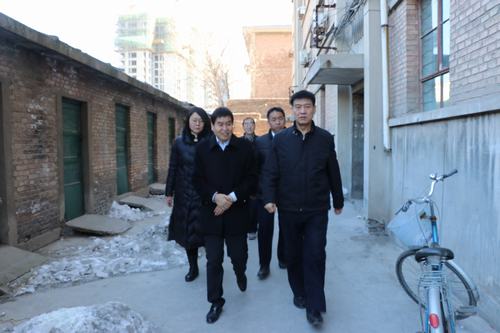 建設(shè)集團(tuán)聯(lián)合黨委副書記、紀(jì)委書記、工會(huì)主席侯本英一行慰問澄合分公司困難職工