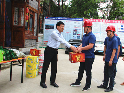 送清涼 查安全 關(guān)愛到一線