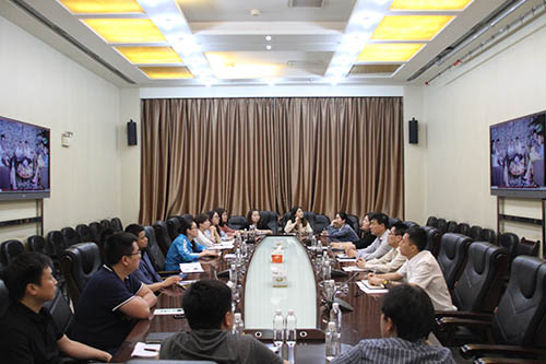 建設(shè)集團(tuán)召開機(jī)關(guān)青年員工“助力雙特百億，爭當(dāng)青年先鋒”專題座談會(huì)