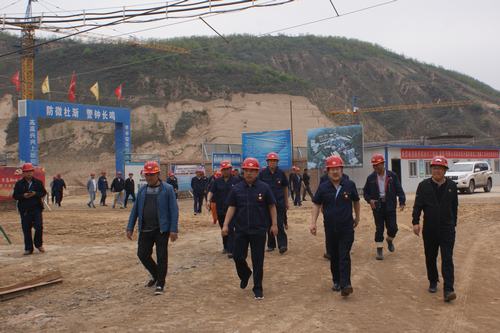 延能集團(tuán)黨委書記、董事長(zhǎng)劉浩興一行蒞臨視察陜煤建設(shè)集團(tuán)礦建二公司車村項(xiàng)目部