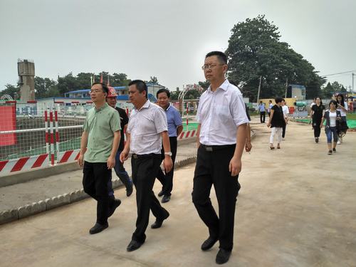 禮悅閣精品住宅小區(qū)工程治污減霾工作得到渭南市領(lǐng)導(dǎo)認可順利通過驗收