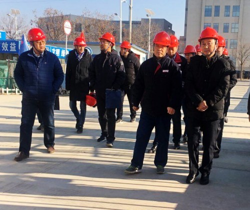 陜煤集團基本建設(shè)管理部副經(jīng)理楊忠緒一行蒞臨渭河彬州乙二醇項目生活區(qū)檢查指導(dǎo)工作