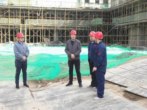 劉合理深入藍山水岸住宅項目現(xiàn)場指導(dǎo)工作