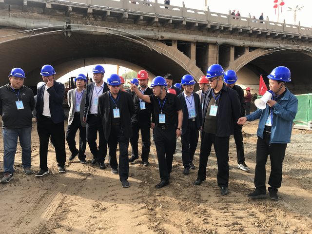 榆林市綏德縣檢查團(tuán)一行蒞臨綏德項(xiàng)目施工現(xiàn)場(chǎng)檢查指導(dǎo)工作