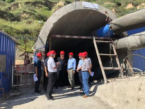 子長(zhǎng)市人大副主任強(qiáng)琪蒞臨陜煤建設(shè)礦建二公司車(chē)村項(xiàng)目部開(kāi)展調(diào)研