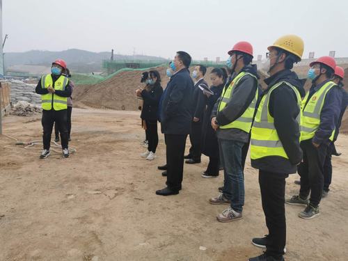 陜西省政府投資評審中心、陜西省發(fā)改委縣域處及咸陽市發(fā)改委相關(guān)領(lǐng)導(dǎo)蒞臨銀西高鐵項目指導(dǎo)檢查工作