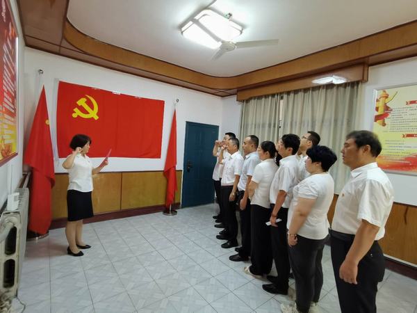 陜煤建設(shè)設(shè)備租賃中心開展系列活動慶祝建黨99周年