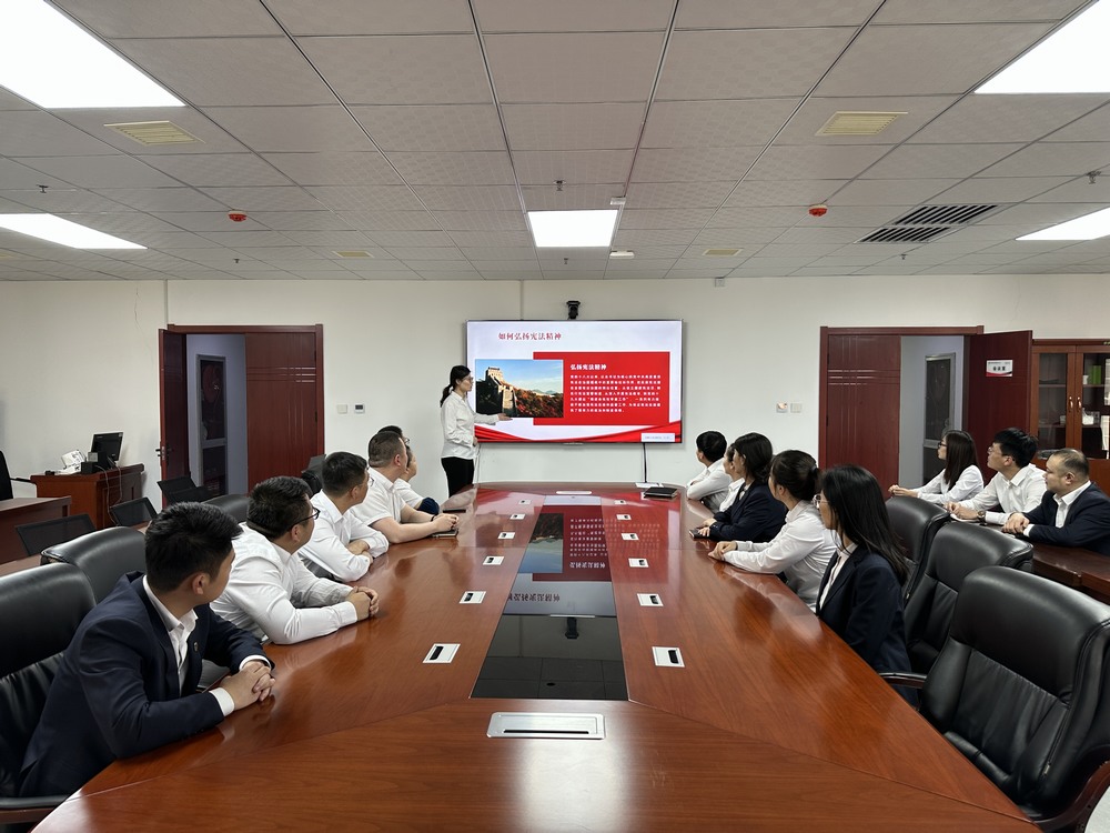 陜煤建設(shè)洗選煤運營公司開展“弘揚(yáng)憲法精神，維護(hù)憲法權(quán)威”國家憲法日主題宣傳活動