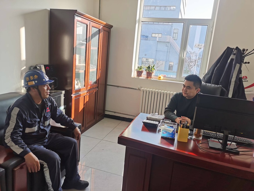 陜煤建設(shè)洗選煤運(yùn)營公司紅柳林洗煤廠項(xiàng)目部：搭起“連心橋” 維穩(wěn)記心間