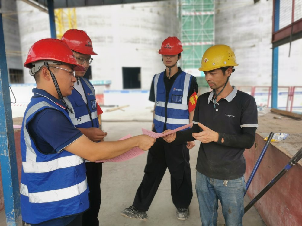 “炎值”勁爆！看陜煤建設(shè)韓城分公司土建十一項(xiàng)目部如何積極應(yīng)對(duì)高溫“烤”驗(yàn)