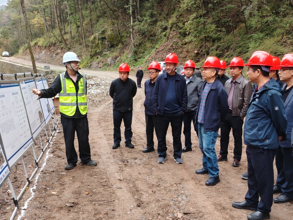 陜西省林業(yè)局朱建軍一行蒞臨陜煤建設(shè)路橋分公司秦嶺項(xiàng)目開展交工驗(yàn)收工作